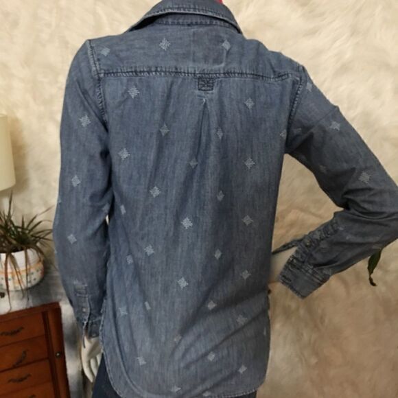 American Eagle embroidered Jean Button Down Shirt - Picture 3 of 5